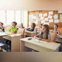 ילדים בשיעור. | שאטרסטוק