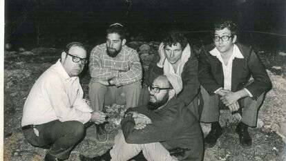 אהוד אולמרט, חנן פורת, יוסף ארציאל, יהודה בן מאיר והרב משה לוינגר. סבסטיה, 1975. | שעיה סגל אהוד אולמרט, חנן פורת, יוסף ארציאל, יהודה בן מאיר והרב משה לוינגר. סבסטיה, 1975. | שעיה סגל