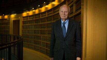 נשיא העליון לשעבר מאיר שמגר. | אריק סולטן