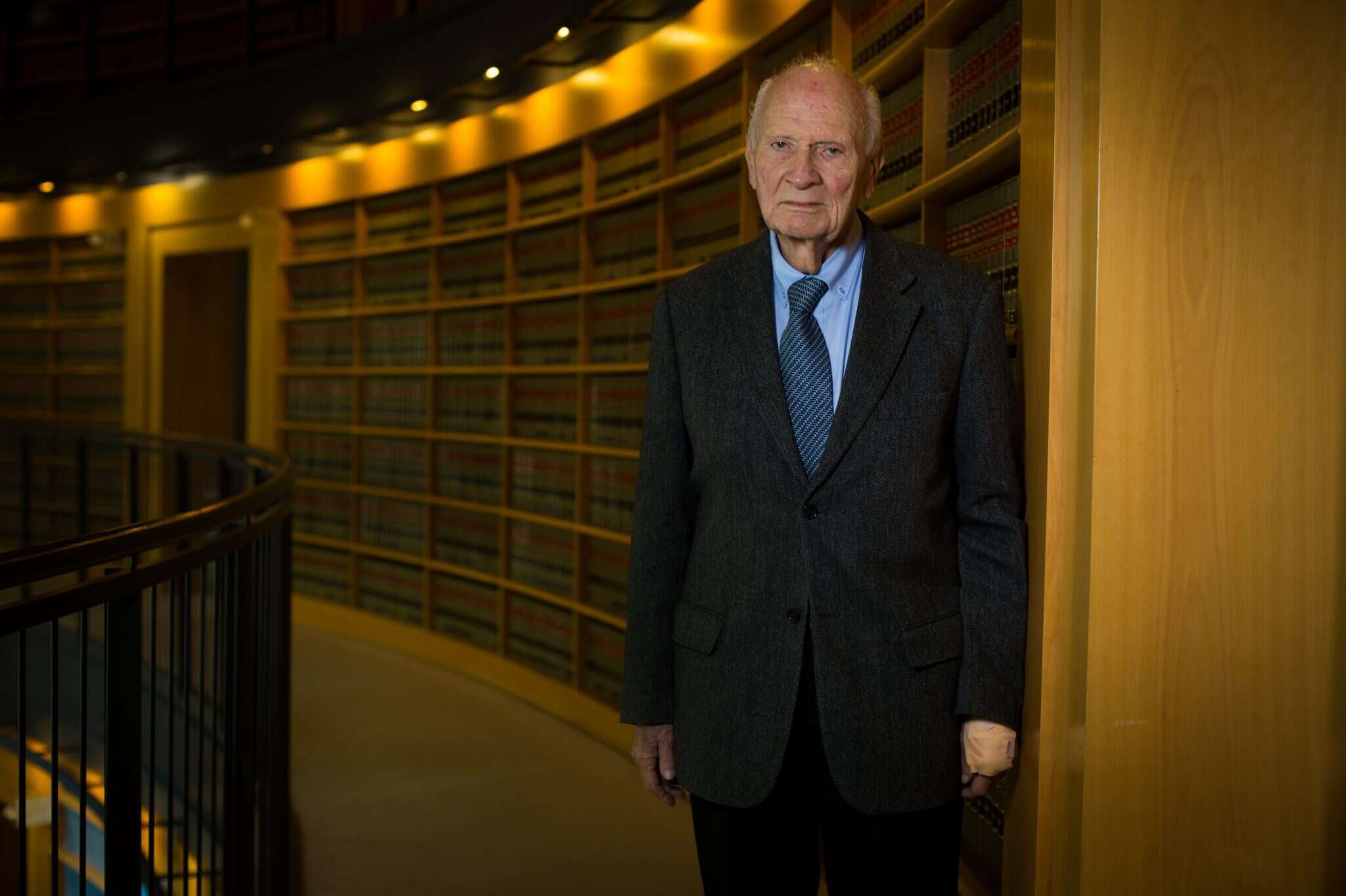 נשיא העליון לשעבר מאיר שמגר. | אריק סולטן