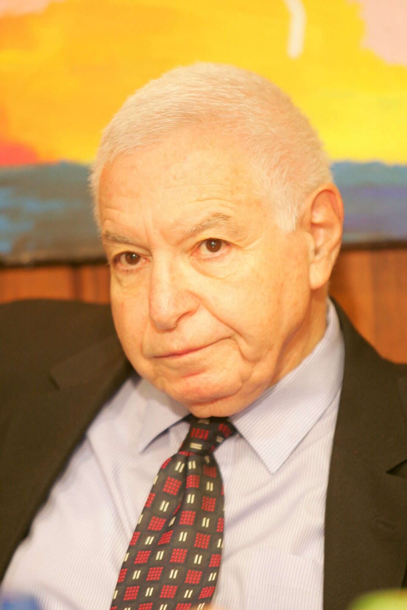 מיכה לינדנשטראוס. | מרים צחי