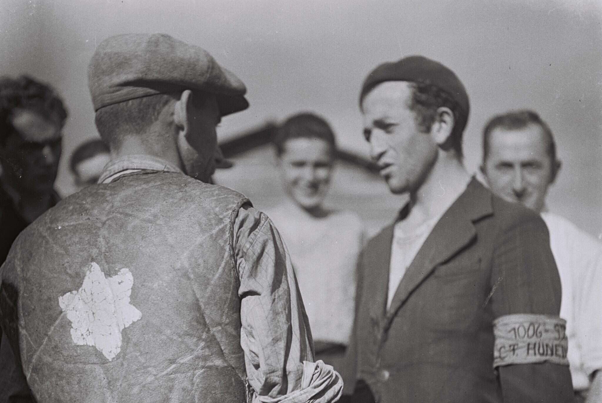 ניצולי שואה עולים לישראל. | קלוגר זולטן, לע''מ