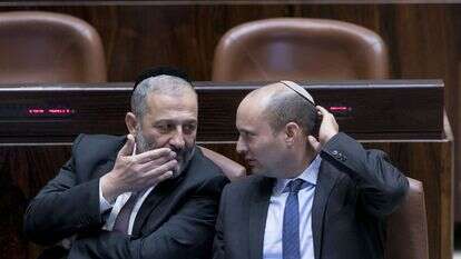 השרים נפתלי בנט ואריה דרעי. | יונתן זינדלפלאש90