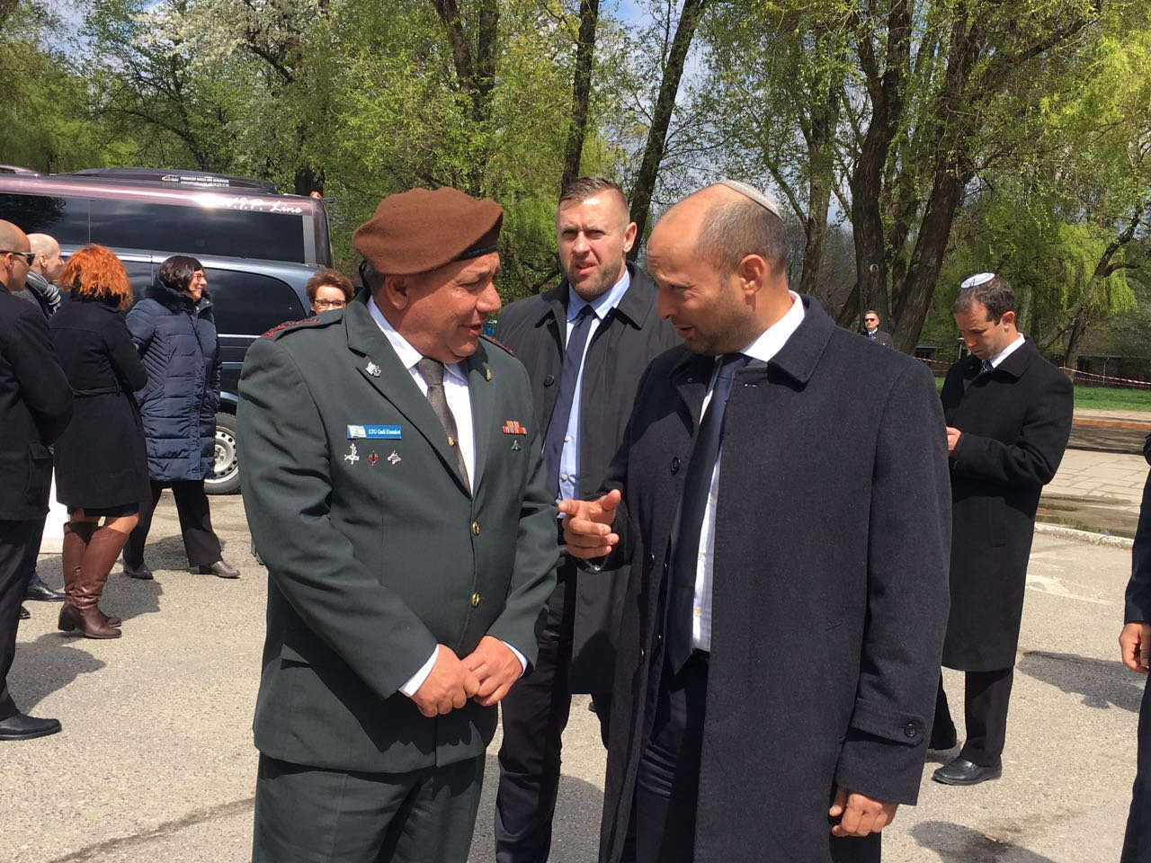 נפתלי בנט וגדי איזנקוט