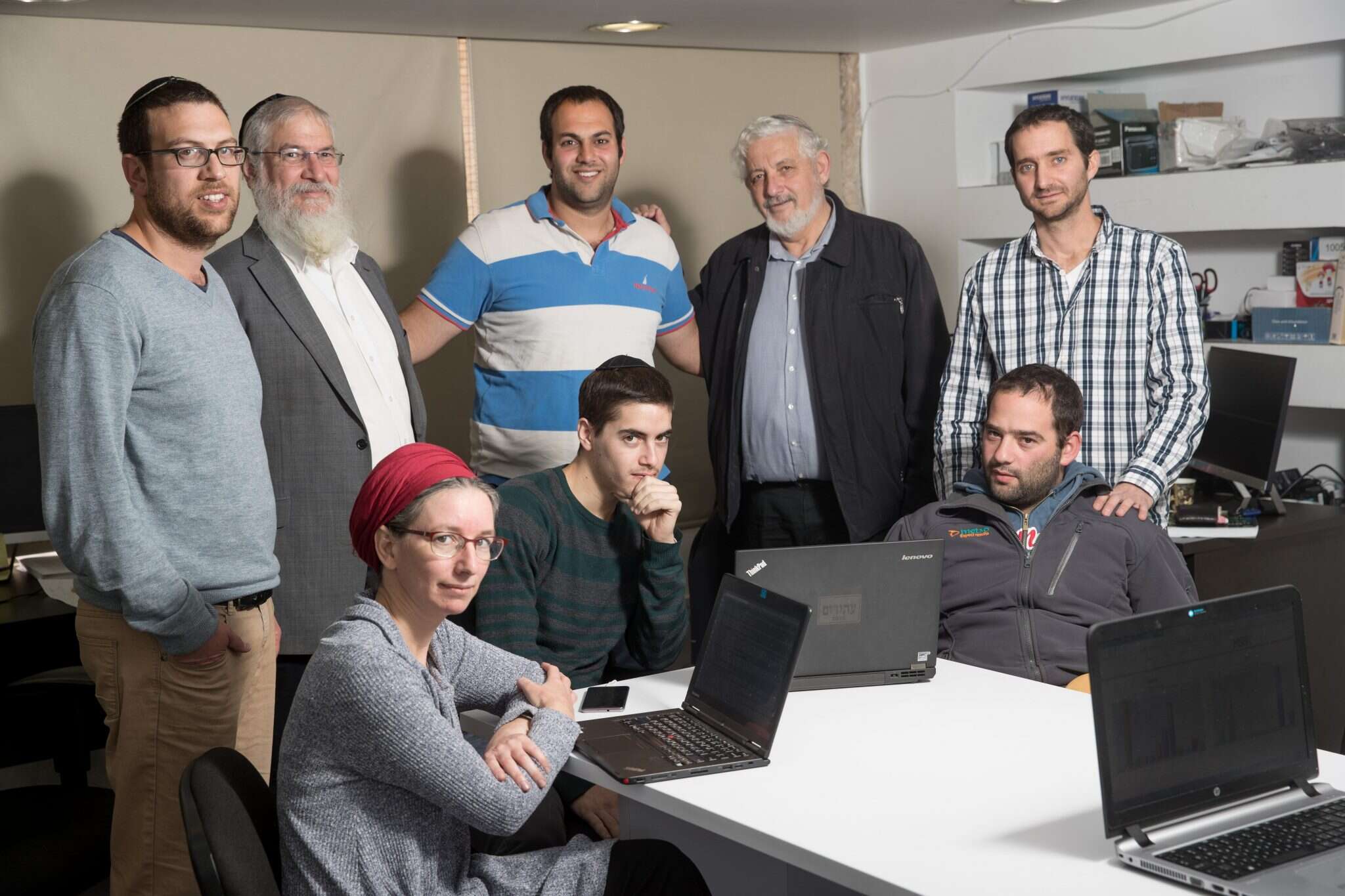 עובדי MBER. | יונתן זינדל/פלאש 90