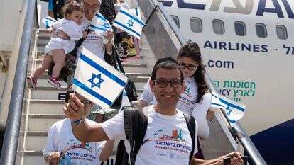 "דוגמה טרגית להתנהלות של מדינת ישראל". עליית יהודי צרפת. | AFP