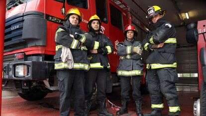 צוות הכבאים של התחנה האזורית ת"א. | גדעון מרקוביץ'