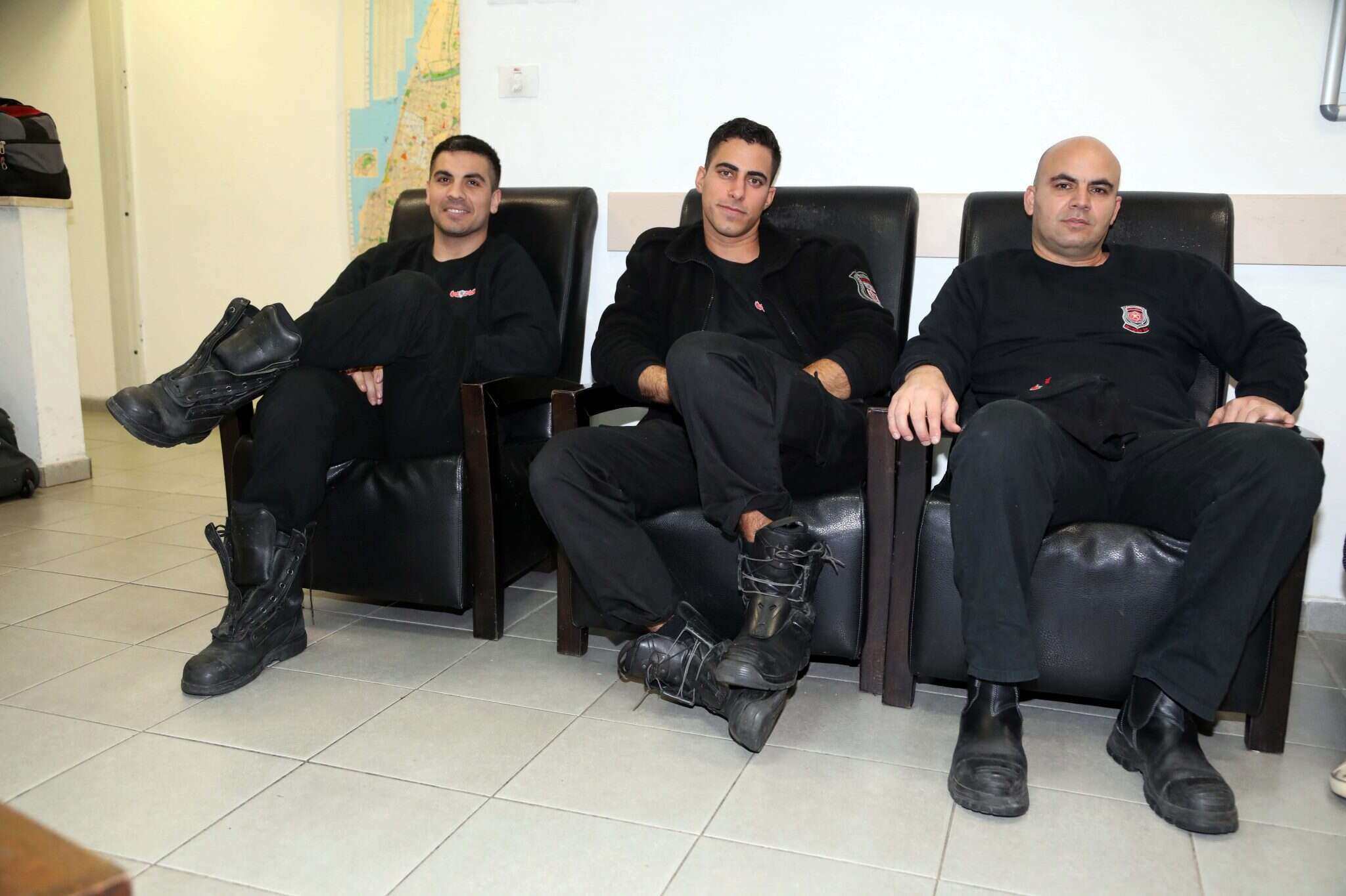 צוות הכבאים של התחנה האזורית ת"א. | גדעון מרקוביץ'