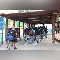 צעירים לפני גיוס בדרך לבקו"ם