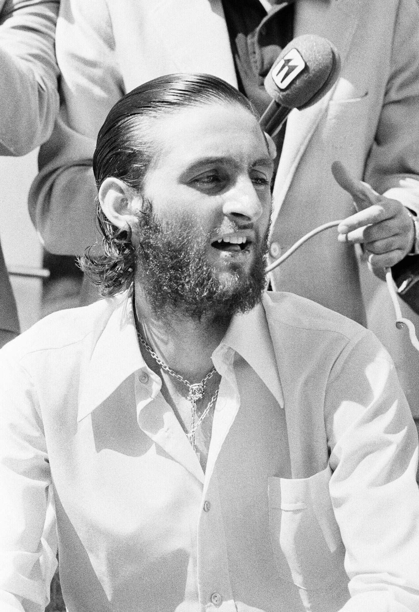 הראשון שאכל מהבשר. רוברטו קאנסה, אחד מניצולי טיסה 571 שהתרסקה באנדים. | AP