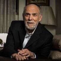 הרב יחיאל בר לב. | אריק סולטן