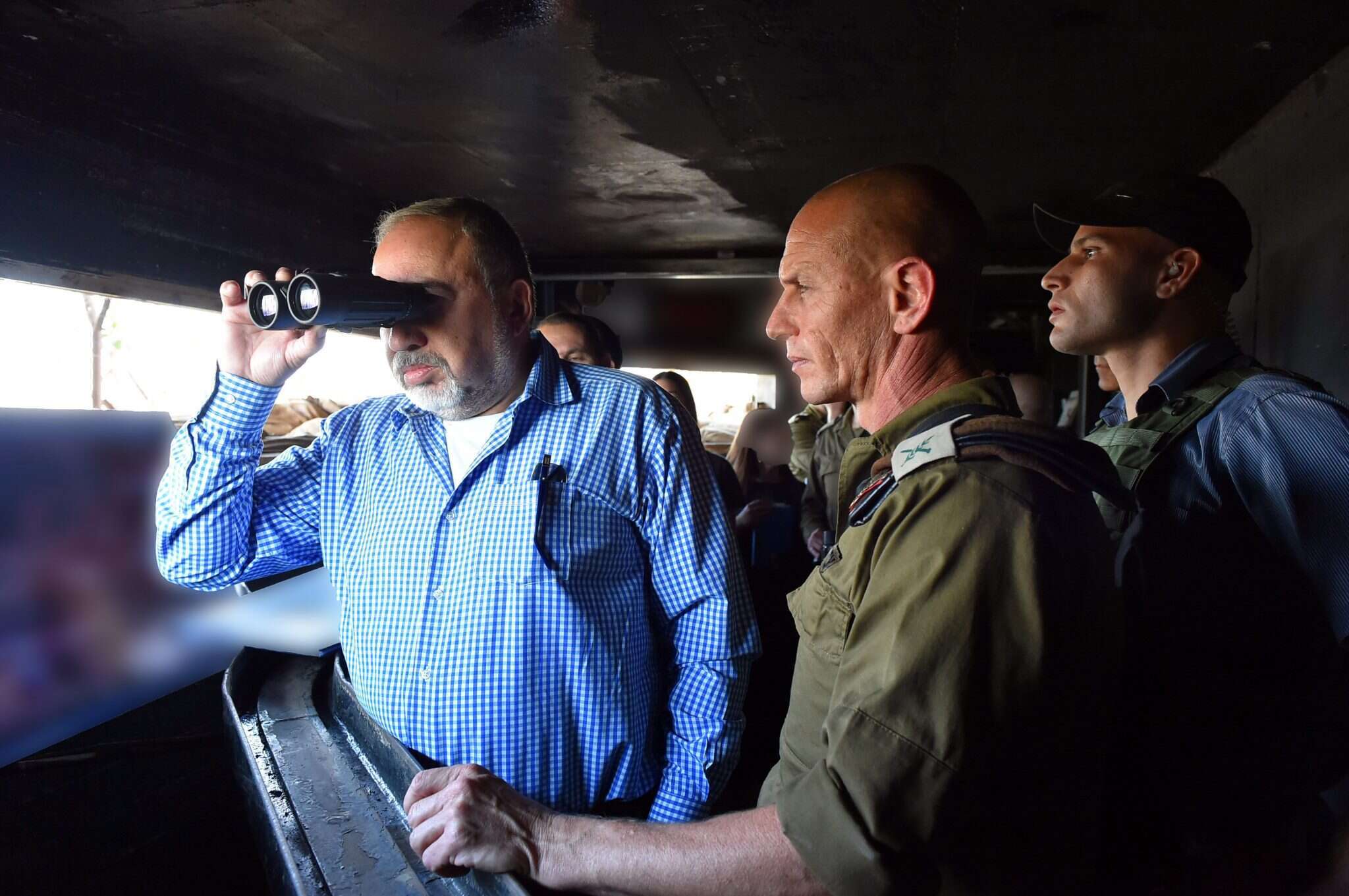 שר הביטחון אביגדור ליברמן בגבול לבנון. | אריאל חרמוני, משרד הביטחון שר הביטחון אביגדור ליברמן בגבול לבנון. | אריאל חרמוני, משרד הביטחון