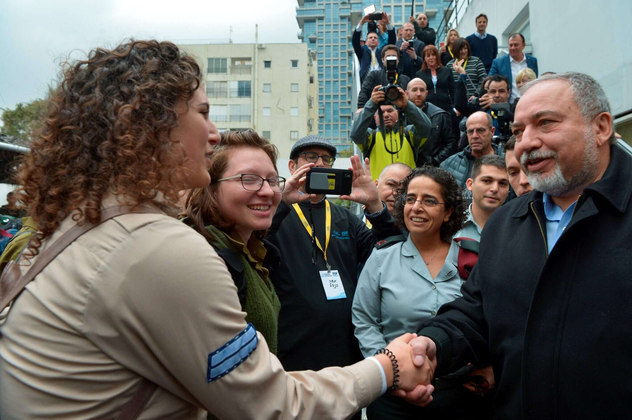 שר הביטחון ליברמן במפגש עם חיילים בודדים. | פלאש 90