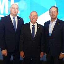 יו"ר חבר הנאמנים של הסוכנות היהודית, מארק וילף, יו"ר הסוכנות היהודית אלוף (מיל) דורון אלמוג ומנכ"ל הסוכנות היהודית יהודה סטון. צילום: | ליאור דסקל, הסוכנות היהודית