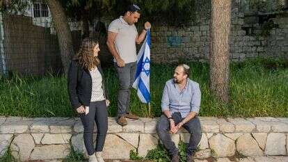 מימין: יאיר וייגלר, אלעד מלכא ושרה העצני־כהן | נעמה שטרן