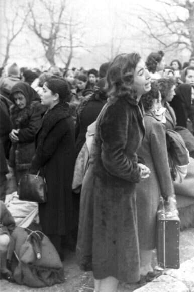 גירוש יהודי יואנינה להשמדה, 25 במרץ 1944 בתמונה פאני חיים אשר שרדה את אושוויץ. | מתוך ויקיפדיה גירוש יהודי יואנינה להשמדה, 25 במרץ 1944 בתמונה פאני חיים אשר שרדה את אושוויץ. | מתוך ויקיפדיה