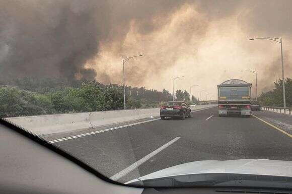 צילום: יריב מליחי, רשות הטבע והגנים | השריפה היום צילום: יריב מליחי, רשות הטבע והגנים | השריפה היום