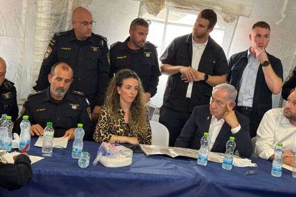 החפ"ק בזירה, בהשתתפות ראש הממשלה והמפכ"ל | דוברות המשטרה