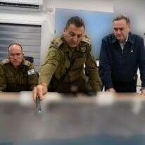 שר הביטחון ישראל כ"ץ ואלוף פיקוד דרום, יניב עשור | אריאל חרמוני, משרד הביטחון