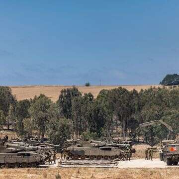 חיילי צה"ל בשטחי כינוס סמוך לרצועת עזה, אתמול | חיים גולדברג - פלאש 90