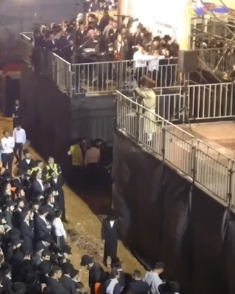 הרב בידרמן בהדלקה במירון, תשפ"ג | מתוך יוטיוב