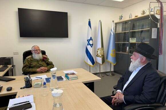 בביקור אצל הרב הצבאי הראשי תא"ל הרב אייל קרים בשבוע שעבר. | ללא בביקור אצל הרב הצבאי הראשי תא"ל הרב אייל קרים בשבוע שעבר. | ללא