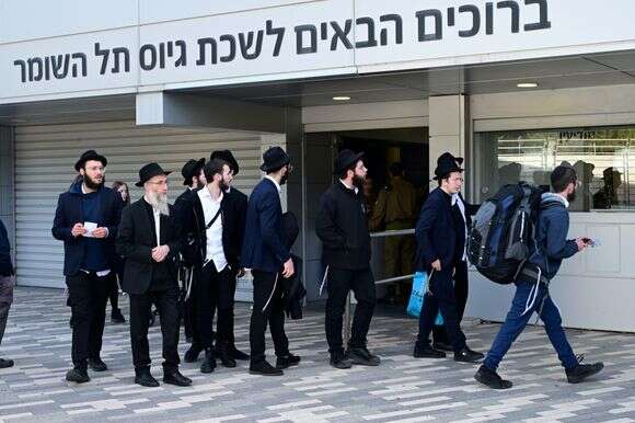 בני ישיבות חרדיות בלשכת הגיוס | יוסי זליגר