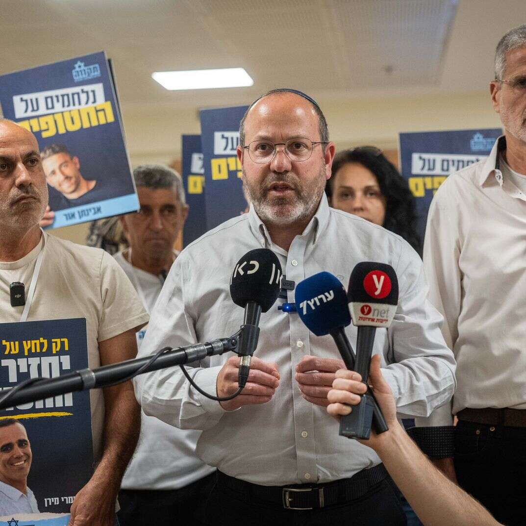 צביקה מור וראשי פורום תקווה | יונתן זינדל, פלאש 90