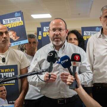 צביקה מור וראשי פורום תקווה | יונתן זינדל, פלאש 90