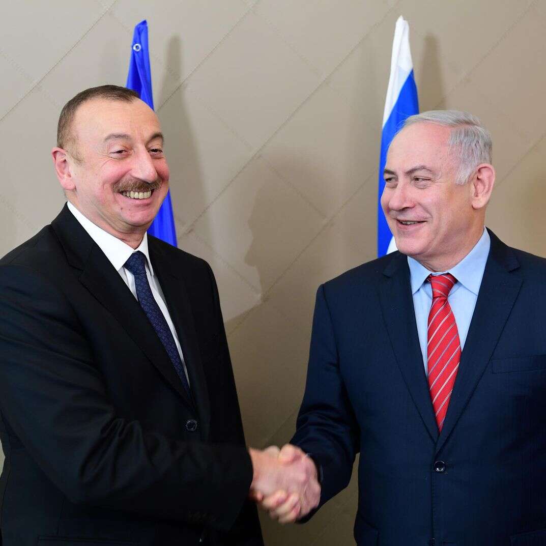 בנימין נתניהו לוחץ יד לנשיא אזרבייג'ן, אילהם אלייב | עמוס בן גרשום לע"מ בנימין נתניהו לוחץ יד לנשיא אזרבייג'ן, אילהם אלייב | עמוס בן גרשום לע"מ