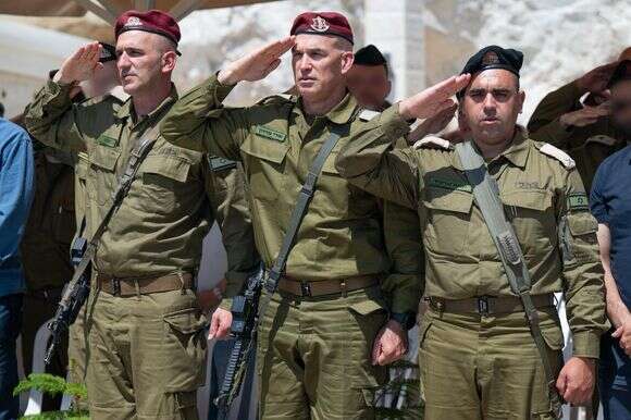 מפקד אוגדה 146, תת-אלוף יפתח נורקין, מפקד פיקוד הצפון אלוף אורי גורדין ומפקד אוגדה 91, תת-אלוף יובל גז | דובר צה"ל מפקד אוגדה 146, תת-אלוף יפתח נורקין, מפקד פיקוד הצפון אלוף אורי גורדין ומפקד אוגדה 91, תת-אלוף יובל גז | דובר צה"ל