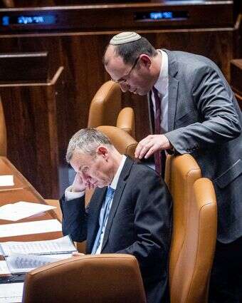 ח"כ רוטמן והשר לוין בכנסת | יונתן זינדל, פלאש 90 ח"כ רוטמן והשר לוין בכנסת | יונתן זינדל, פלאש 90