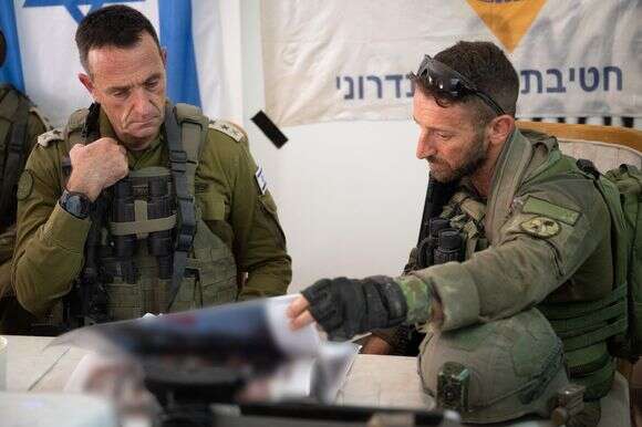 "גם כשמתמרנים, העורף צריך להישאר חזק". תא"ל ברק חירם עם הרמטכ"ל לשעבר הרצי הלוי | דובר צה"ל "גם כשמתמרנים, העורף צריך להישאר חזק". תא"ל ברק חירם עם הרמטכ"ל לשעבר הרצי הלוי | דובר צה"ל
