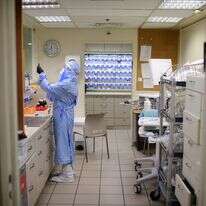 בית חולים במהלך מגפת הקורונה, אילוסטרציה | תומר נויברג - פלאש 90