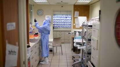 בית חולים במהלך מגפת הקורונה, אילוסטרציה | תומר נויברג - פלאש 90