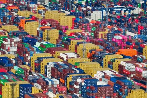 הנפט האיראני מיובא דרך נמלים פרטיים. מכולות בנמל שנגחאי | AFP