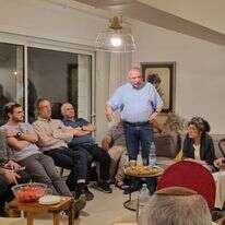 ליברמן באלון־שבות בשבוע שעבר. מימינו: יוזמת המפגש, עו"ד בתיה כהנא־דרור | ללא