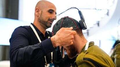 קסדה לטיפול בפוסט טראומה | דובר צה"ל