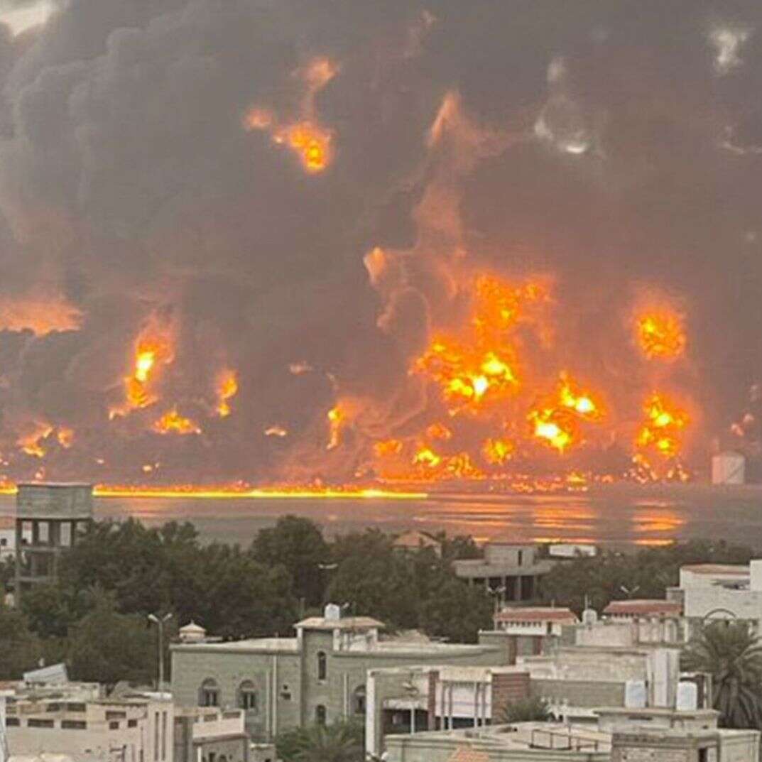 תקיפה ישראלית בנמל חודידה בתימן | רשתות חברתיות תקיפה ישראלית בנמל חודידה בתימן | רשתות חברתיות