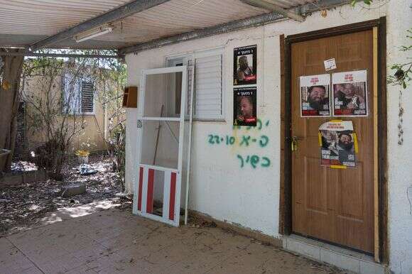 כל בית וחורבנו. ביתו של יאיר הורן בניר־עוז | לירון מולדובן כל בית וחורבנו. ביתו של יאיר הורן בניר־עוז | לירון מולדובן