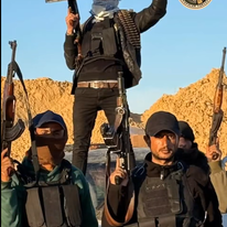 יאסר אבו־שבאב (מימין בפנים גלויות) עם אנשי המיליציה שלו ברצועה | מתוך דף הפייסבוק של המיליציה