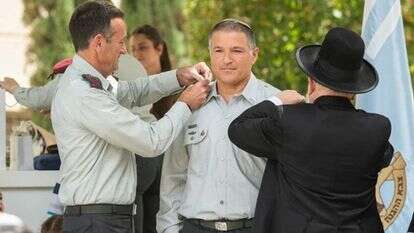 הרב זיני והרמטכ"ל הרצי הלוי בהענקת דרגת אלוף לדוד זיני, 2023 | דובר צה"ל