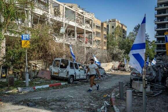 עם כלביא: פגיעת טיל איראני ברמת גן | אריק מרמור, פלאש 90 עם כלביא: פגיעת טיל איראני ברמת גן | אריק מרמור, פלאש 90