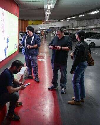 אזעקה בחניון בתל אביב | אבשלום ששוני - פלאש 90 אזעקה בחניון בתל אביב | אבשלום ששוני - פלאש 90