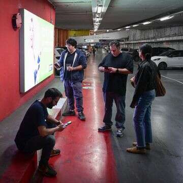 אזעקה בחניון בתל אביב | אבשלום ששוני - פלאש 90