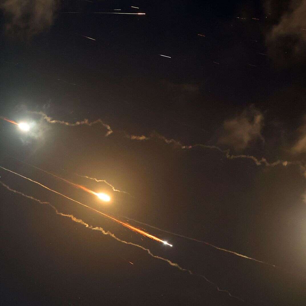 עם כלביא: טילים איראניים בשמי ישראל | AFP