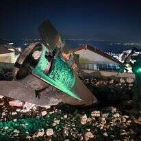 עם כלביא: כוחות חילוץ בזירת נפילת טיל ששוגר מאיראן בעיר צפת | דוד כהן, פלאש 90