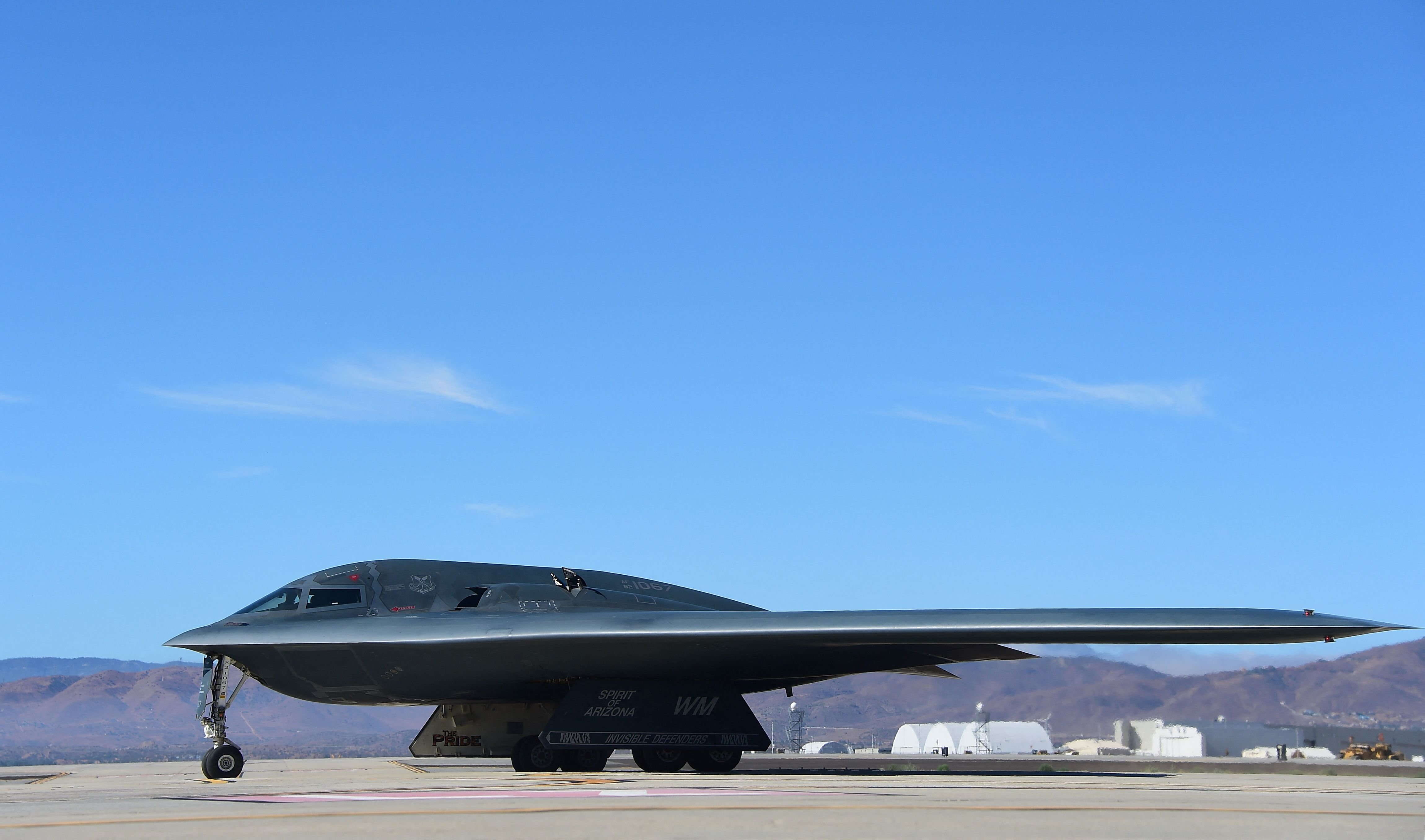 המפציץ האמריקני B-2 בעל היכולת להפציץ מטרות בעומק | AFP המפציץ האמריקני B-2 בעל היכולת להפציץ מטרות בעומק | AFP