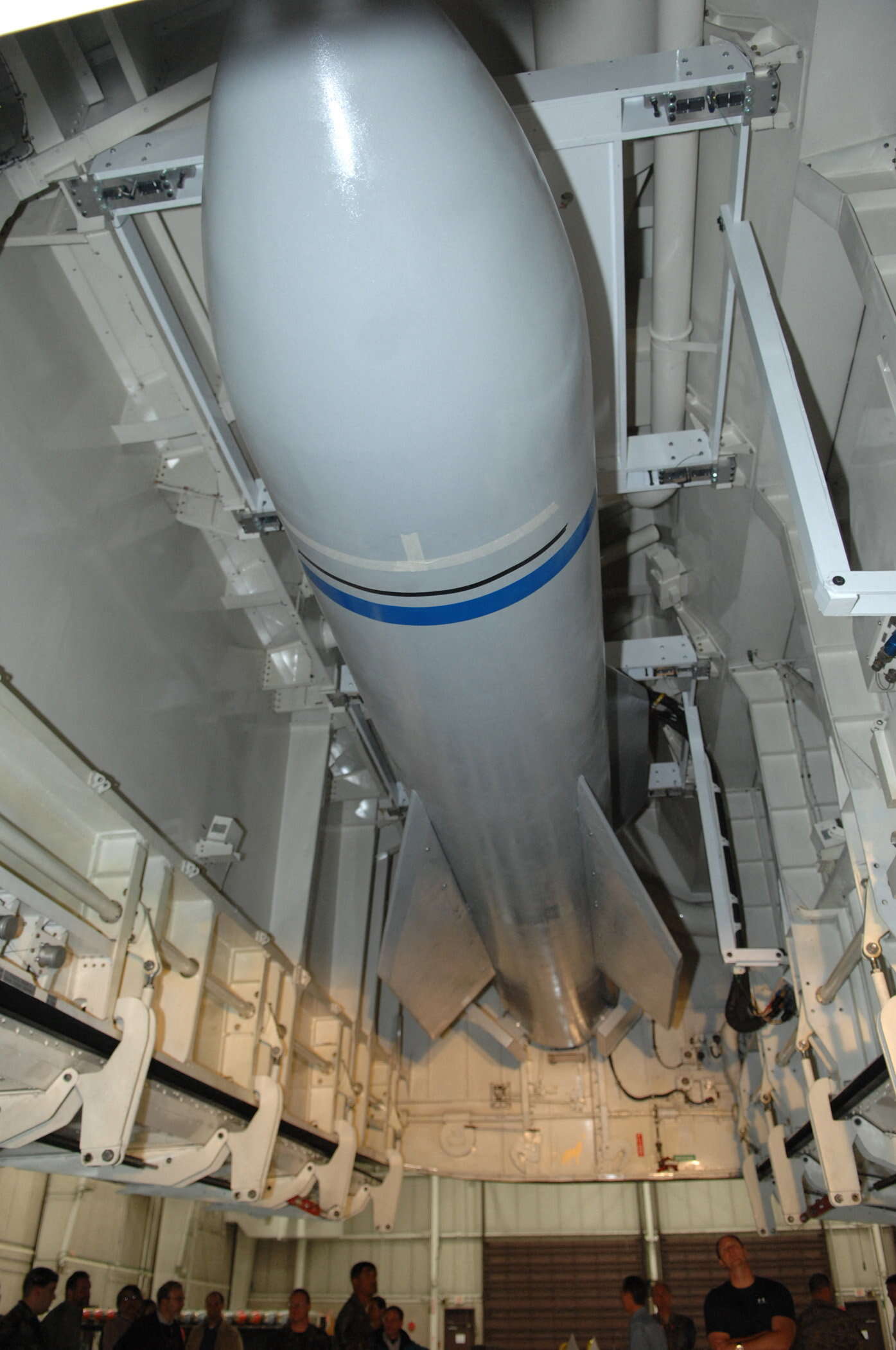 עם כלביא: ה-GBU-57, ראש נפץ במשקל 13 טון המסוגל לשקוע עשרות מטרים לפני שיתפוצץ | AFP עם כלביא: ה-GBU-57, ראש נפץ במשקל 13 טון המסוגל לשקוע עשרות מטרים לפני שיתפוצץ | AFP