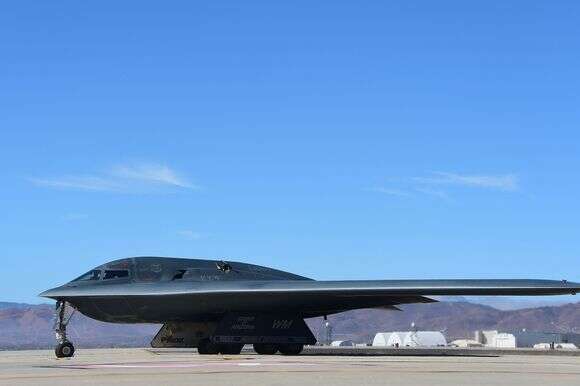 עם כלביא: מפציץ החמקן B-2 של חיל האוויר האמריקאי | AFP עם כלביא: מפציץ החמקן B-2 של חיל האוויר האמריקאי | AFP